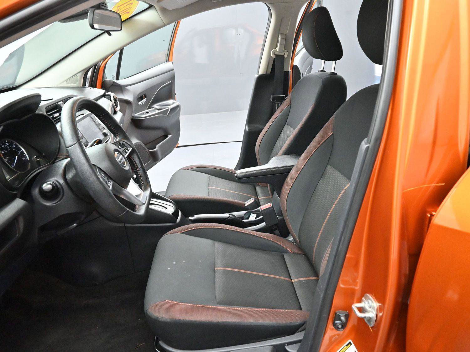 Used 2021 Nissan Versa SR w/ Convenience Package image 11