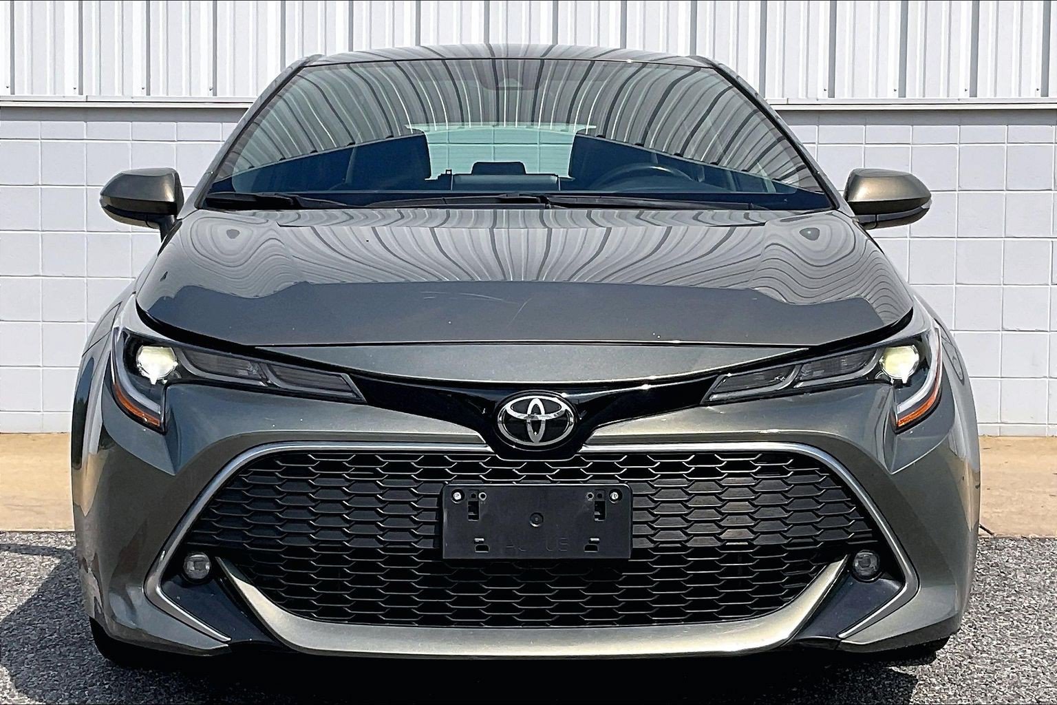 Used 2019 Toyota Corolla XSE FWD image 3