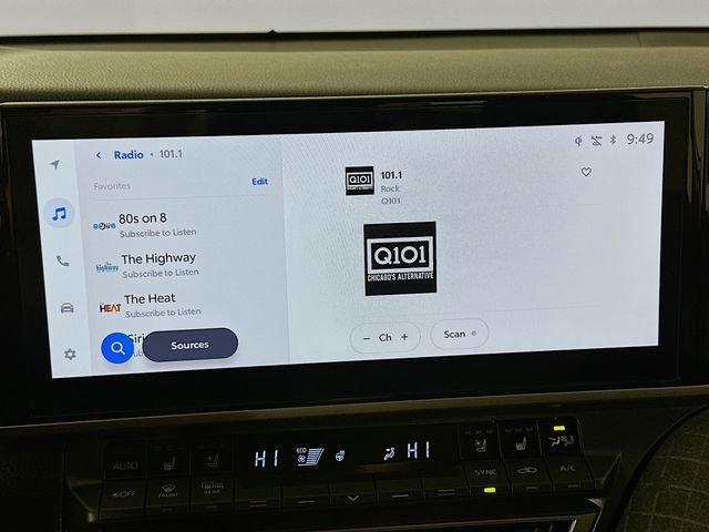 Used 2025 Toyota Camry XLE w/ Premium Plus Package image 24