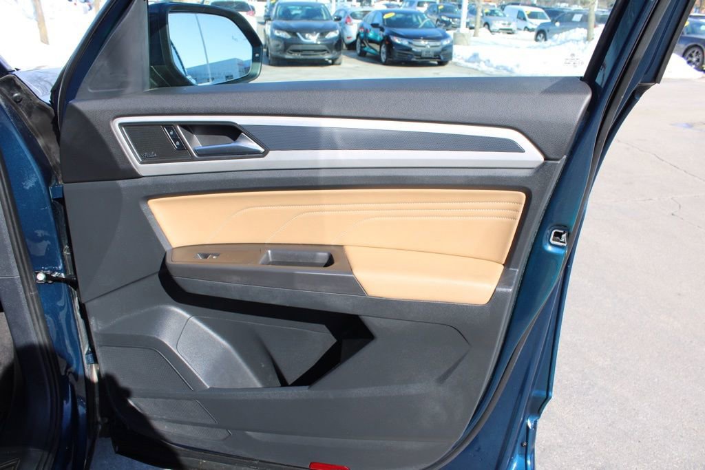 Used 2022 Volkswagen Atlas Cross Sport SEL Premium R-Line image 24