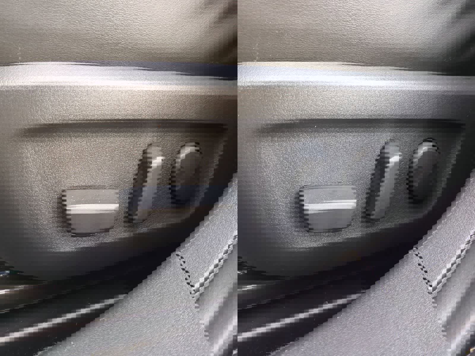 New 2026 MAZDA MAZDA3 Hatchback w/Premium Plus Pkg image 16