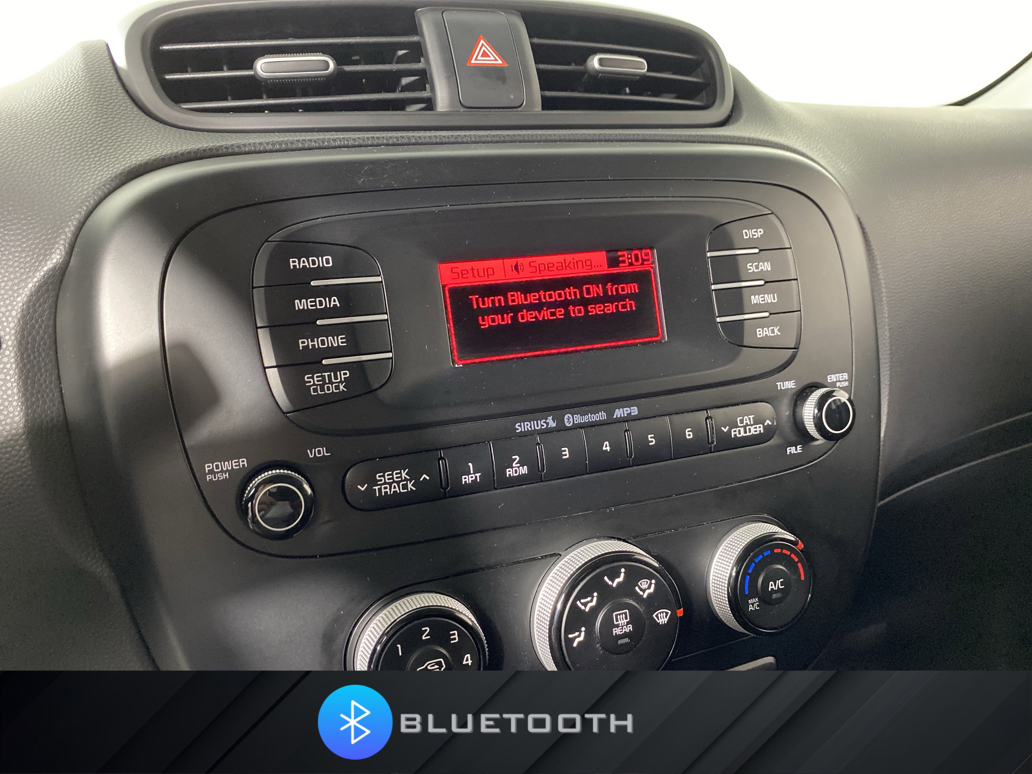 Used 2015 Kia Soul FWD image 2