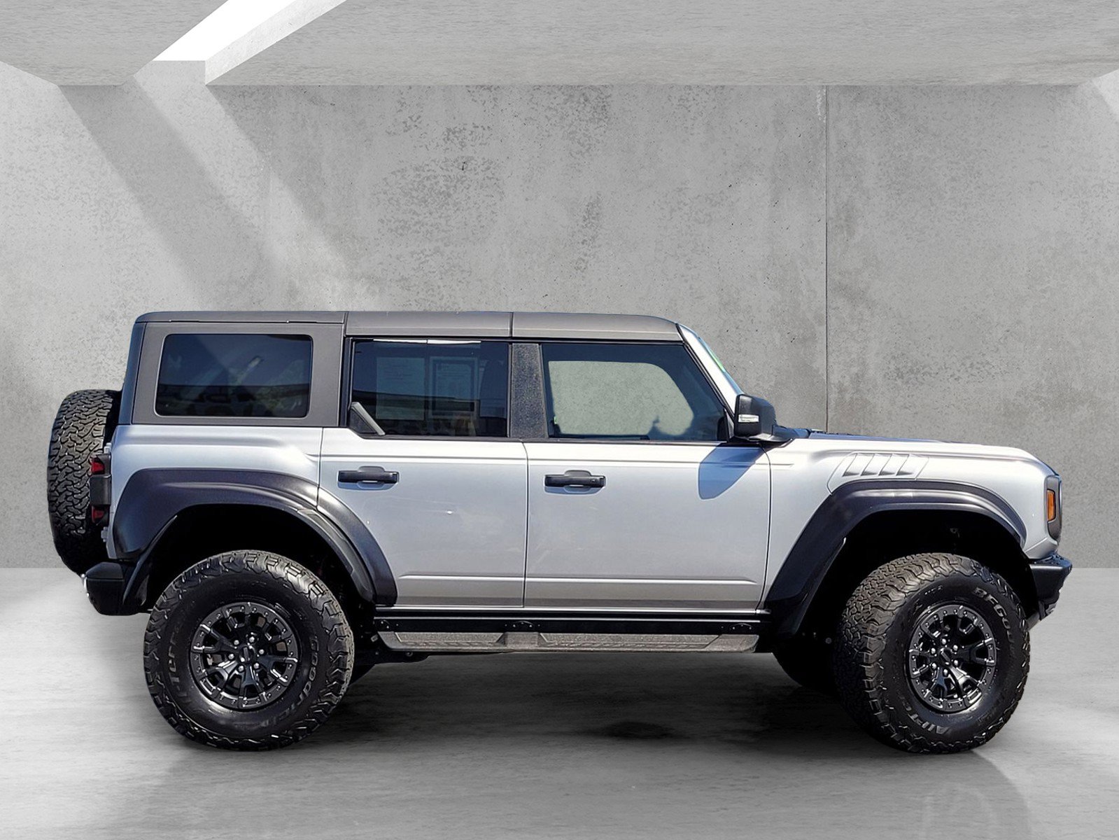 Used 2023 Ford Bronco Raptor image 3