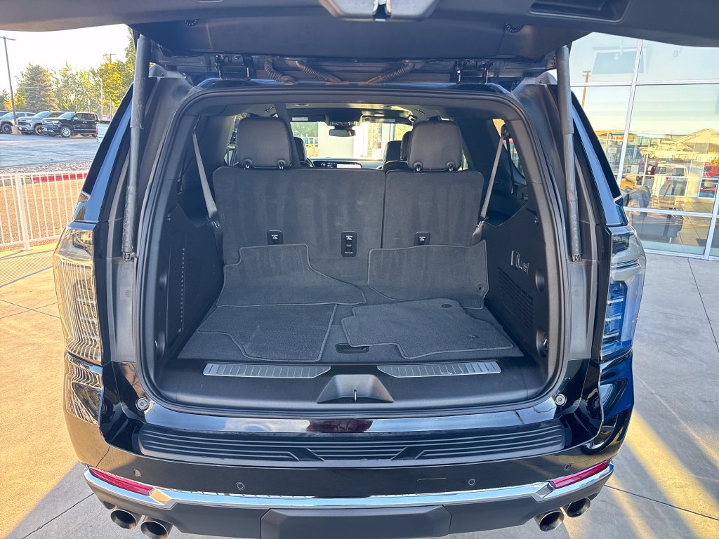 Used 2026 Chevrolet Suburban Premier AWD/4WD image 22
