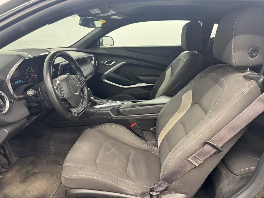 Used 2017 Chevrolet Camaro SS RWD image 9