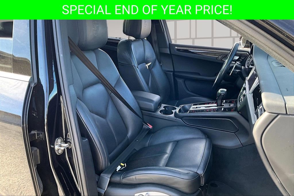 Used 2023 Porsche Macan Turbo image 29