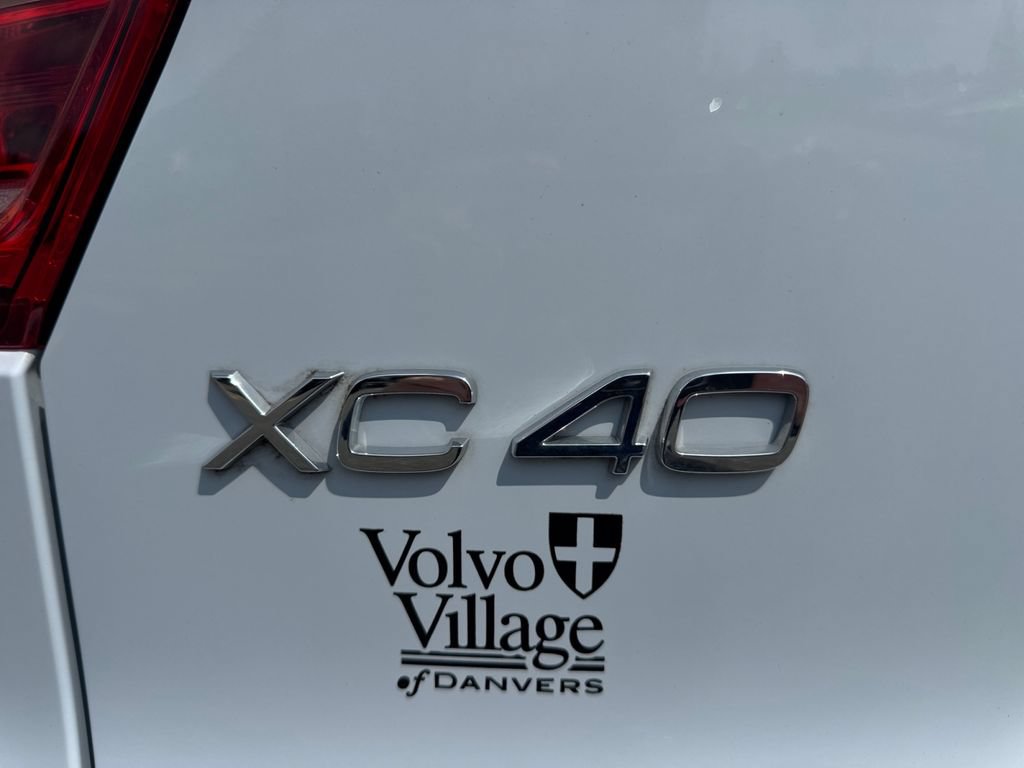 Certified 2024 Volvo XC40 B5 Plus w/ Protection Package Premier AWD/4WD image 10