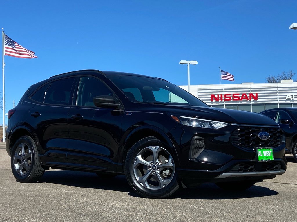 Used 2023 Ford Escape ST-Line w/ Tech Pack #1 AWD/4WD image 1