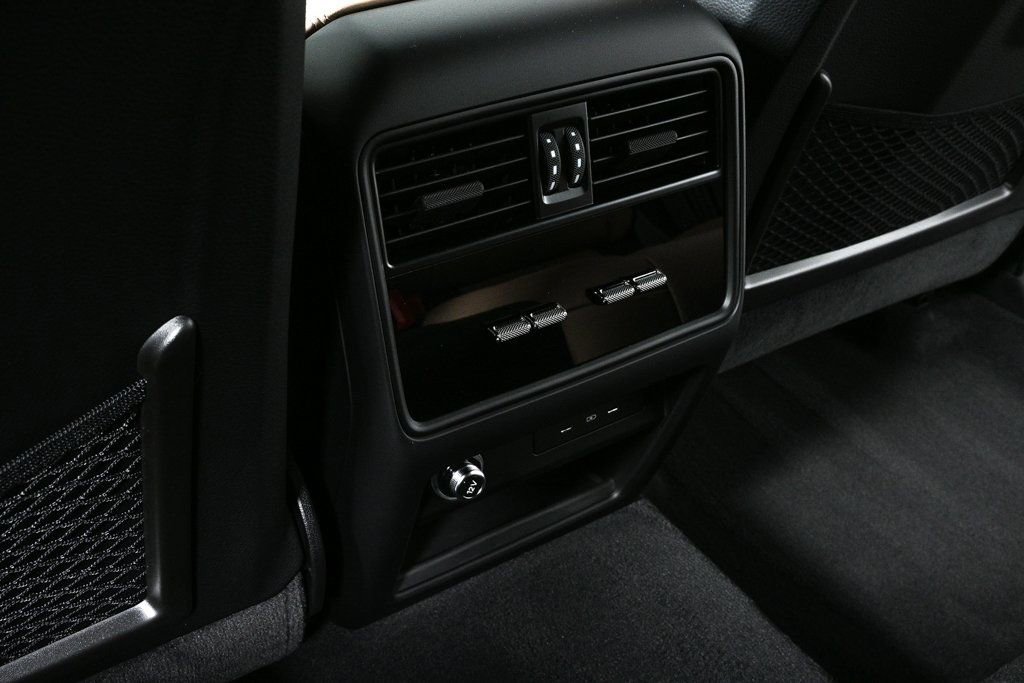 Used 2025 Porsche Cayenne S image 27