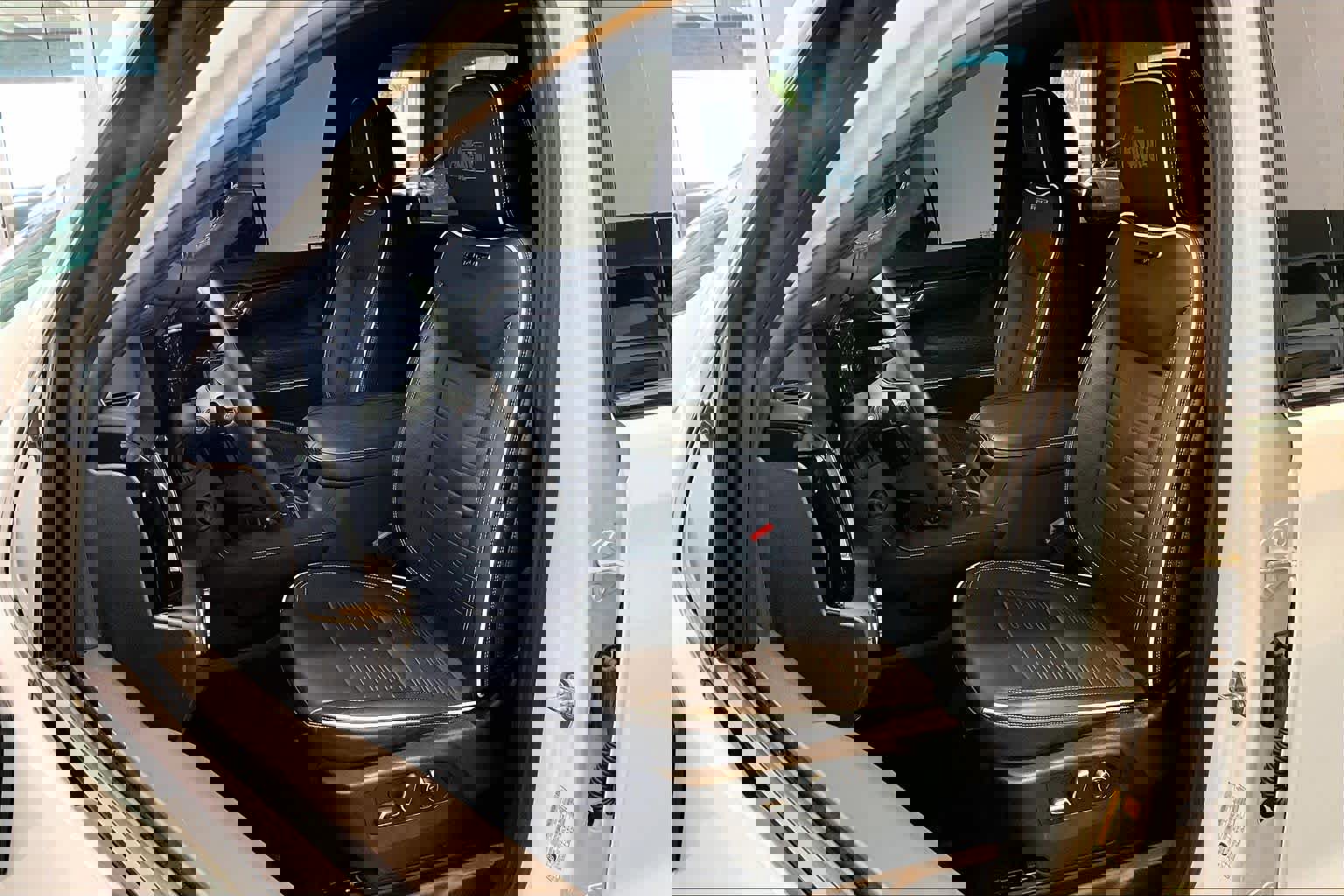 Used 2024 GMC Sierra 1500 AT4X w/ AT4X AEV Edition image 8