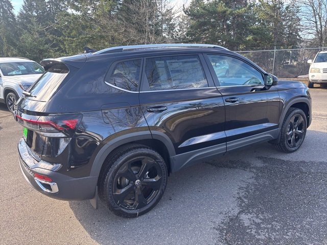 New 2025 Volkswagen Taos SEL image 7