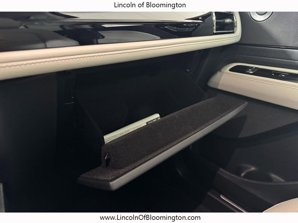 Used 2025 Lincoln Aviator AWD w/ Equipment Group 101A image 46