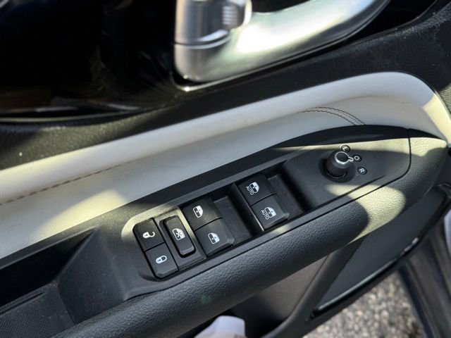 Certified 2023 Jeep Compass Limited w/ Mopar Graphics Package image 13