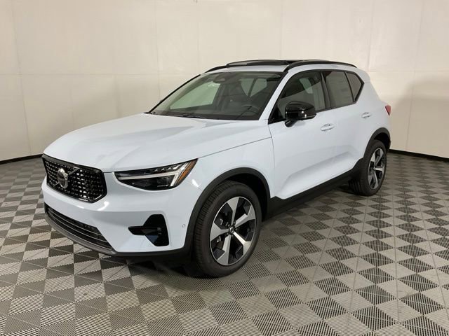 New 2026 Volvo XC40 B5 Plus w/ Protection Package Premier image 7