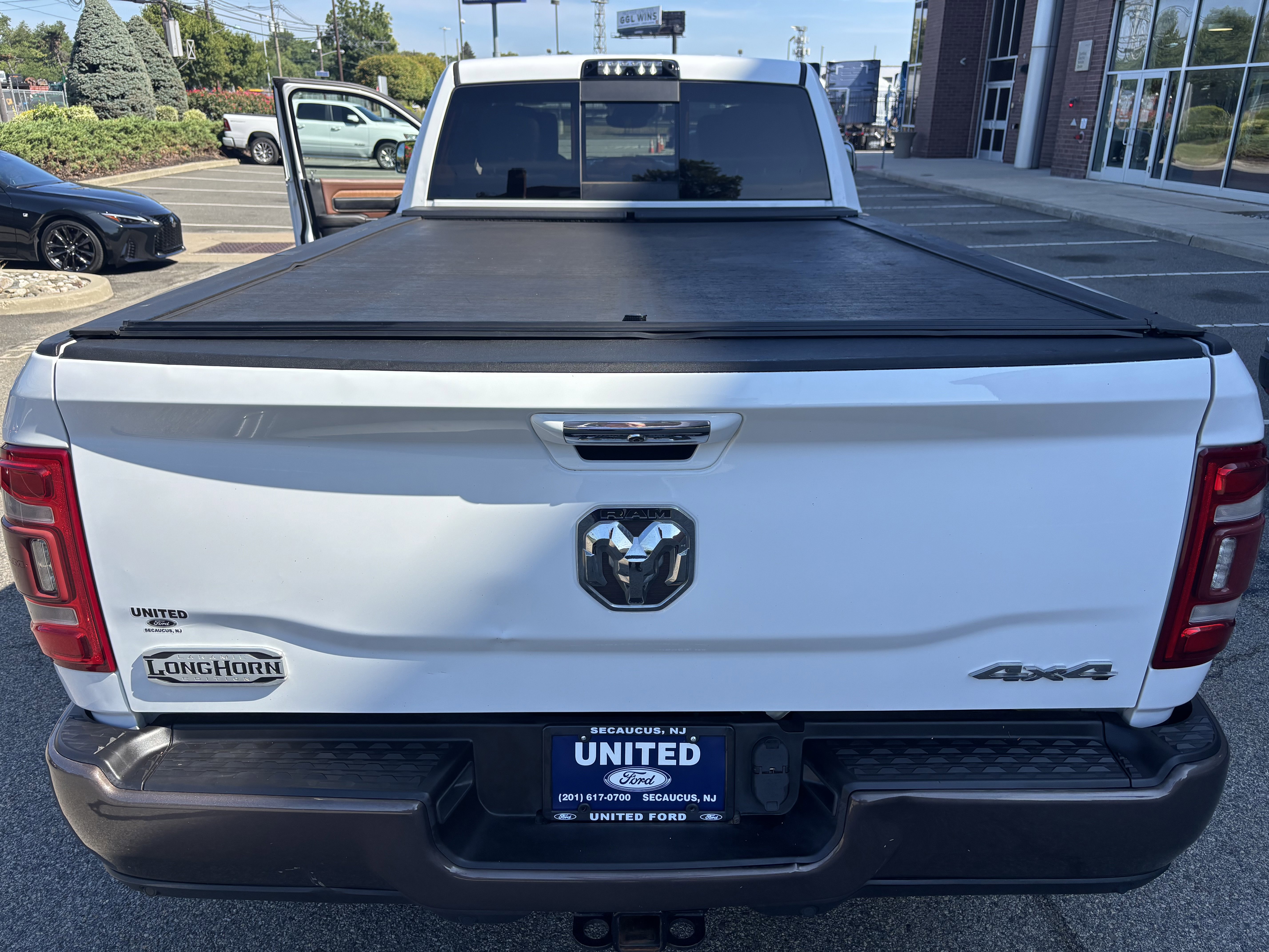 Used 2020 RAM 3500 Limited image 12