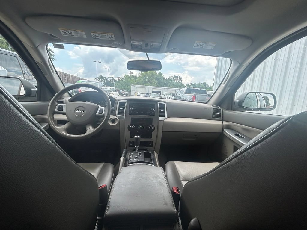 Used 2009 Jeep Grand Cherokee Laredo AWD/4WD image 13