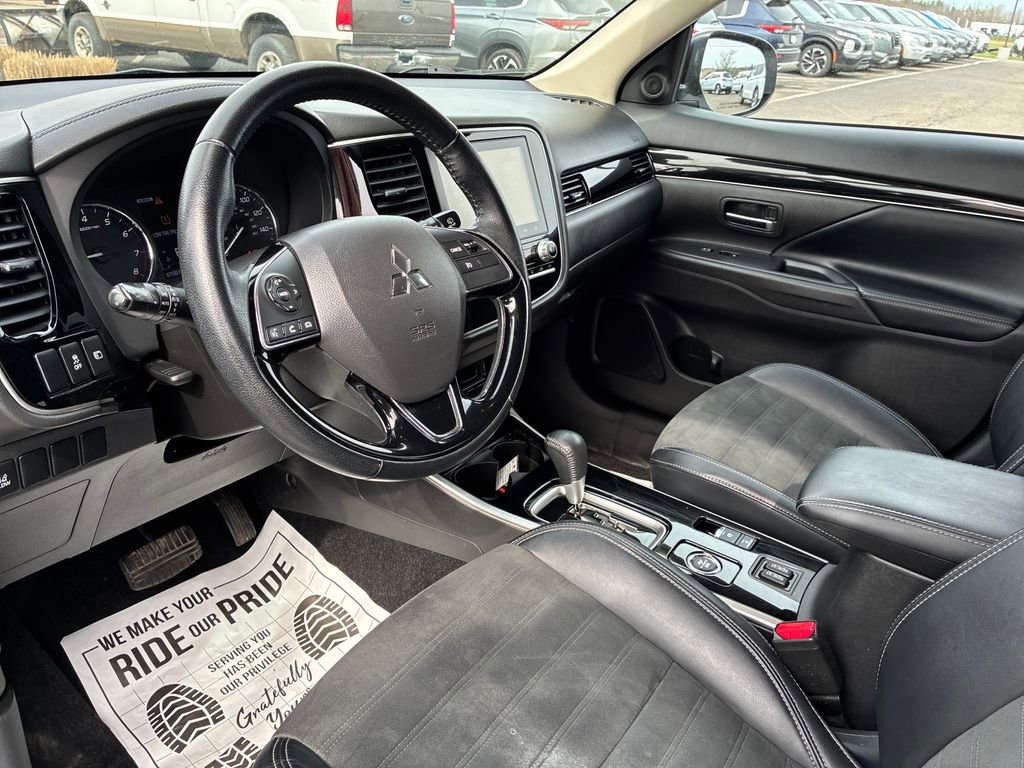 Used 2020 Mitsubishi Outlander SE image 14