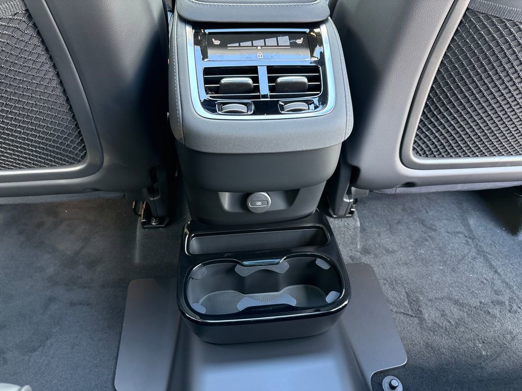 New 2026 Volvo XC90 B5 Ultra image 13