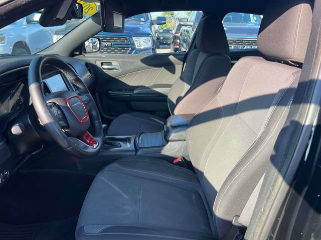 Used 2017 Dodge Charger SXT w/ Blacktop Package RWD image 22