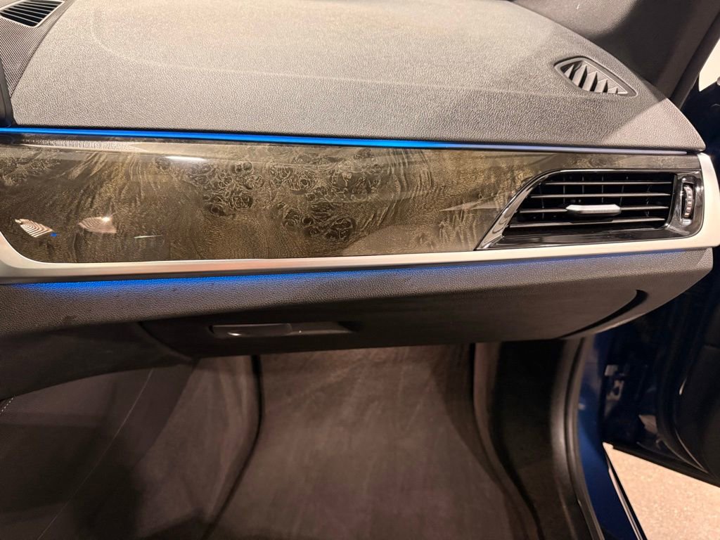 Used 2021 BMW 530e w/ M Sport Package RWD image 31