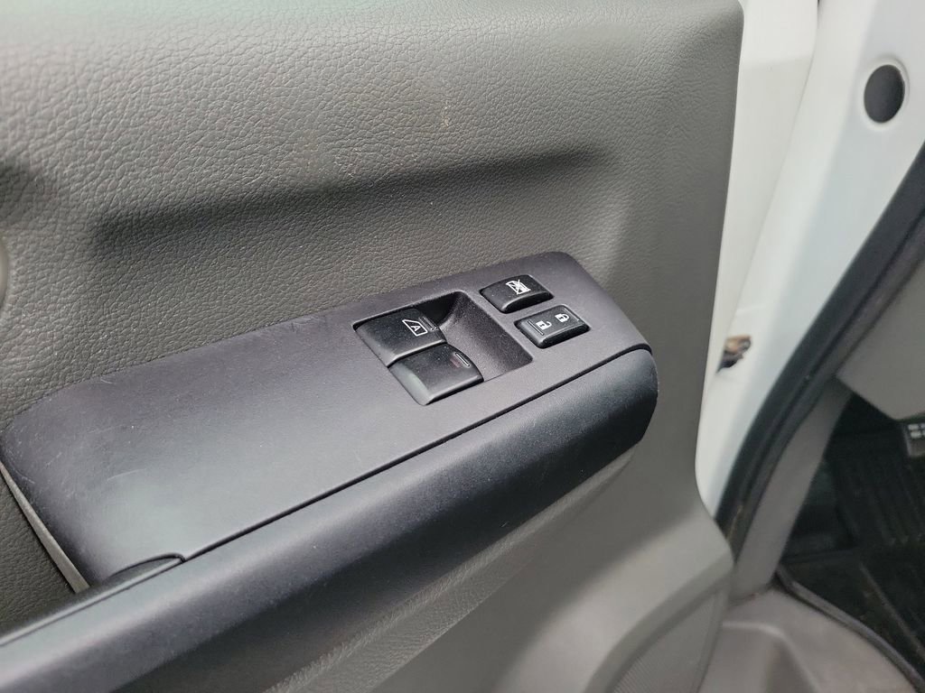 Used 2020 Nissan NV 2500 SV image 13