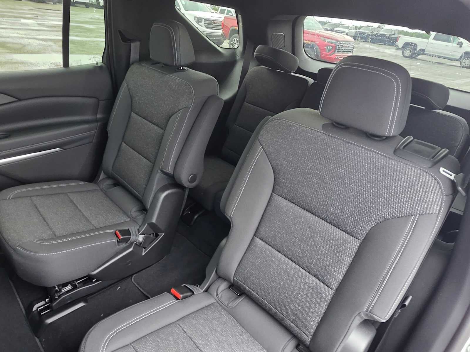 New 2027 Chevrolet Traverse LT AWD/4WD image 17