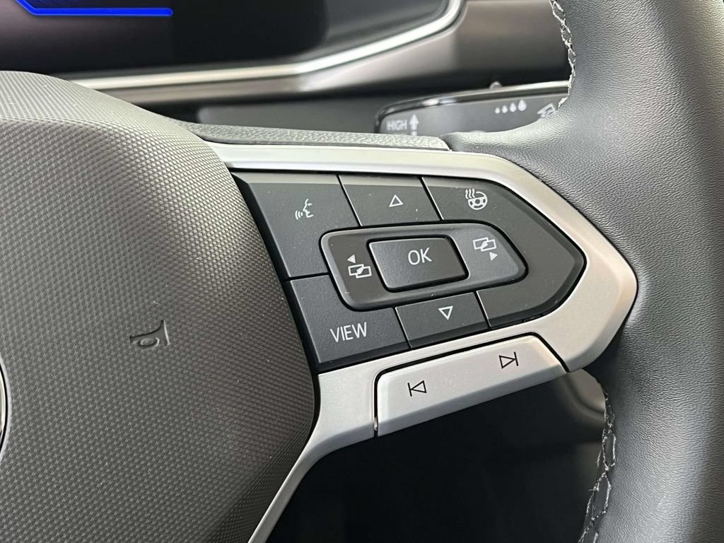New 2025 Volkswagen Taos SE AWD/4WD image 20