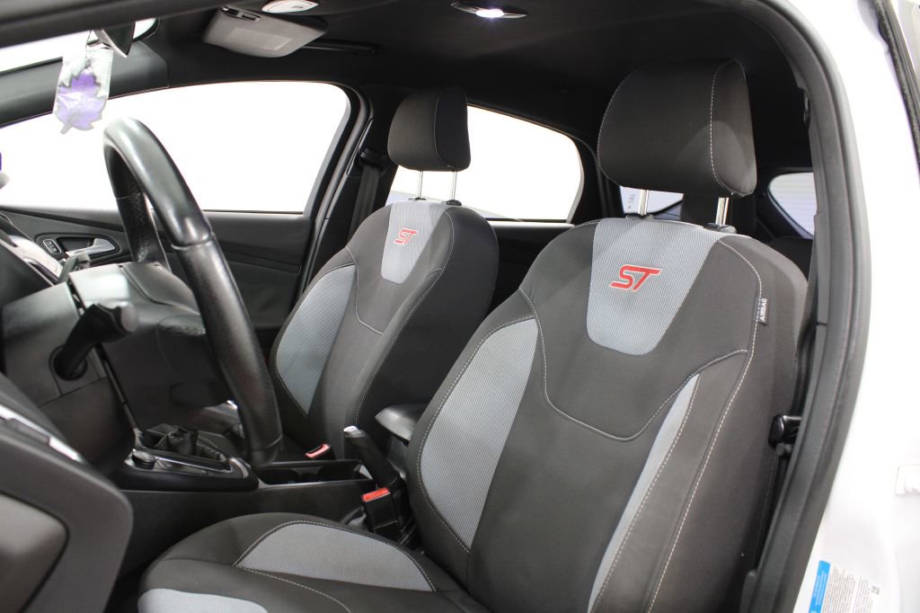 Used 2018 Ford Focus ST FWD image 19