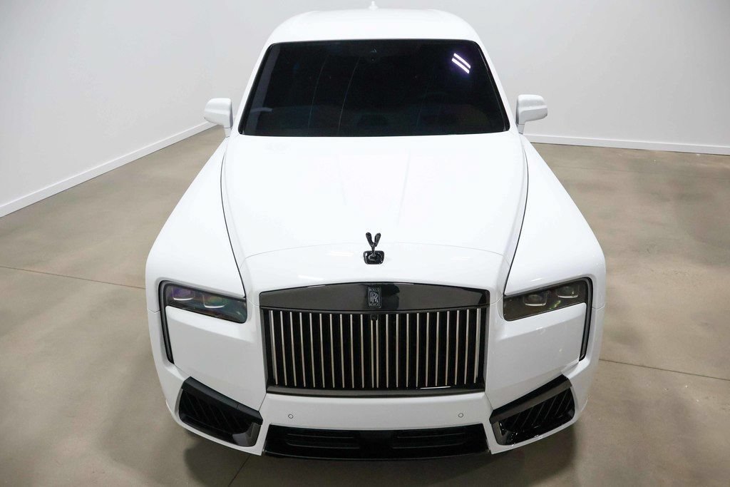 Used 2025 Rolls-Royce Cullinan Black Badge AWD/4WD image 10