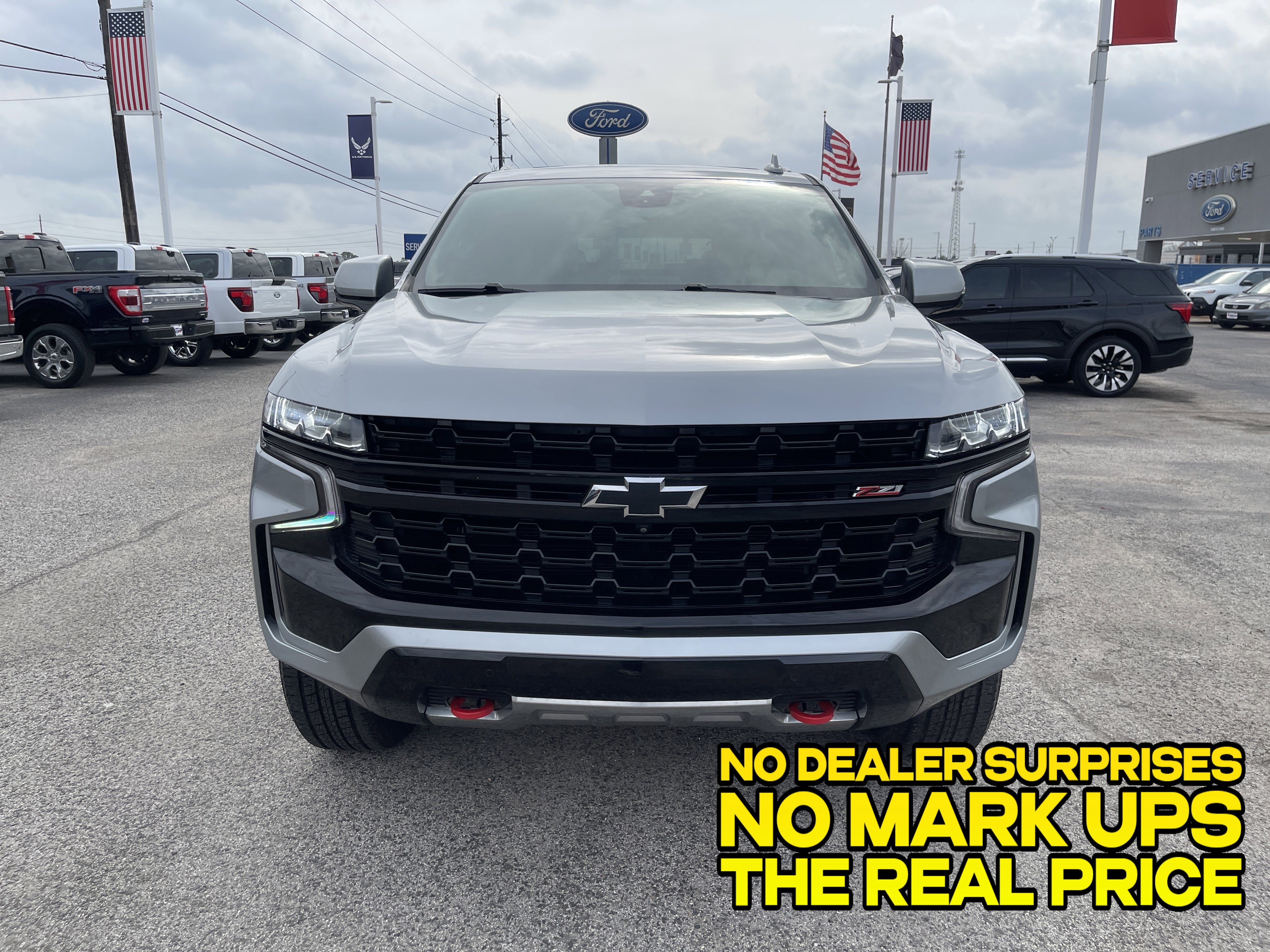 Used 2024 Chevrolet Tahoe Z71 w/ Luxury Package AWD/4WD image 8