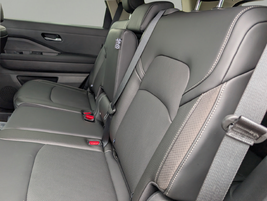 New 2026 Nissan Pathfinder SL w/ Cargo Package FWD image 14