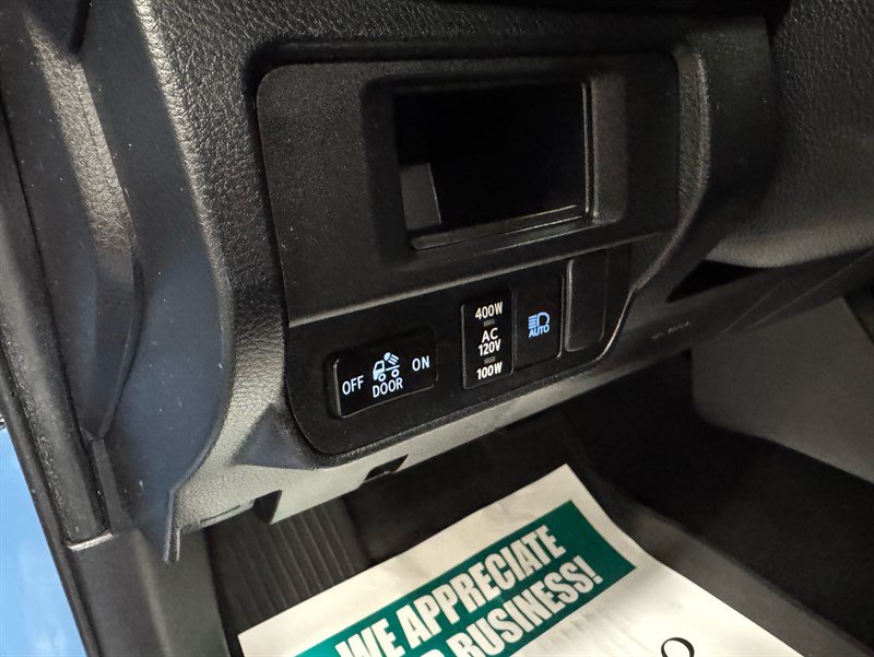 Used 2019 Toyota Tacoma TRD Off-Road AWD/4WD image 16