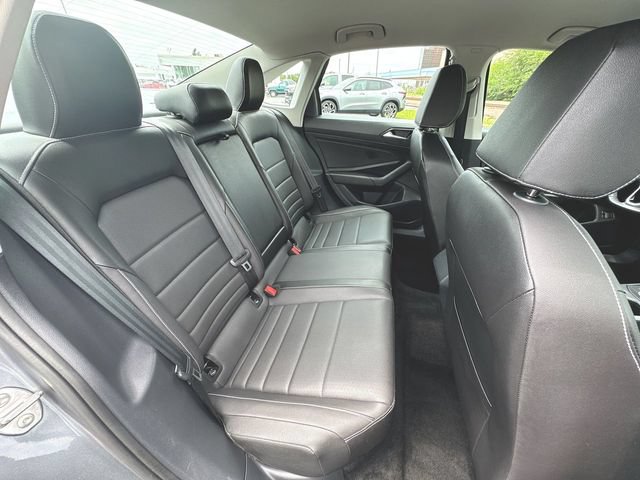 Used 2024 Volkswagen Jetta SE FWD image 25