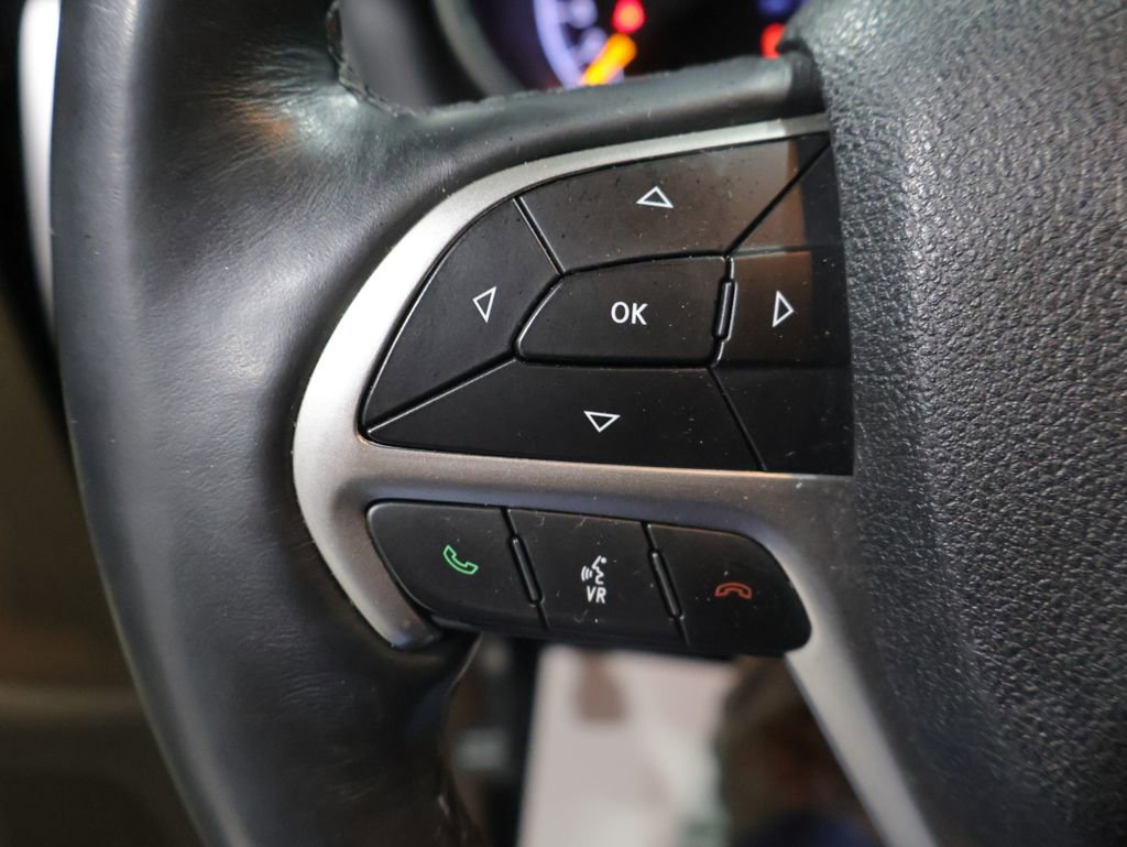 Used 2018 Jeep Grand Cherokee Limited image 39