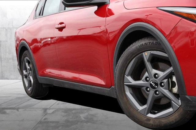 Used 2025 Kia K4 FWD image 3