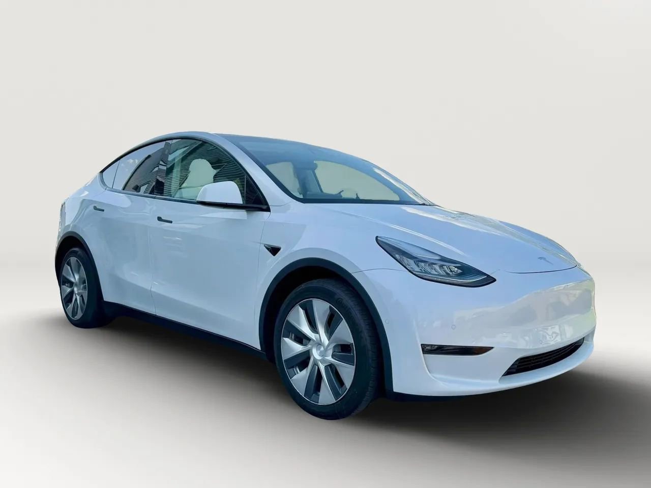 Used 2021 Tesla Model Y Long Range image 1