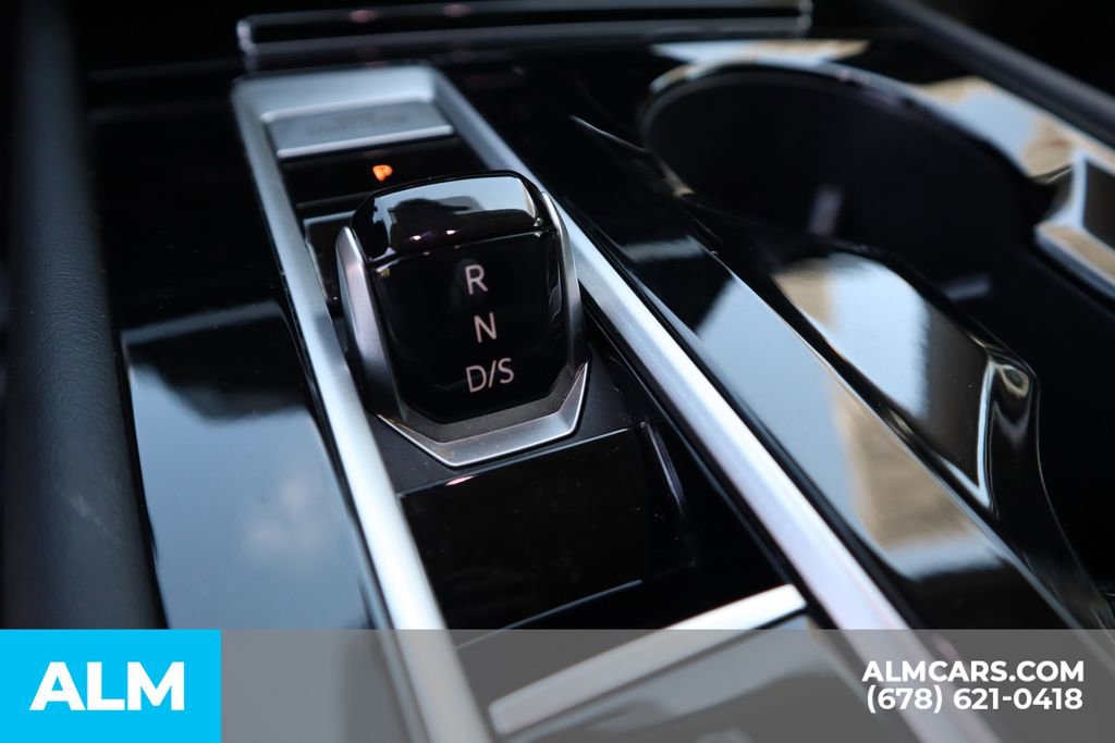 Used 2025 Volkswagen Atlas SE image 34