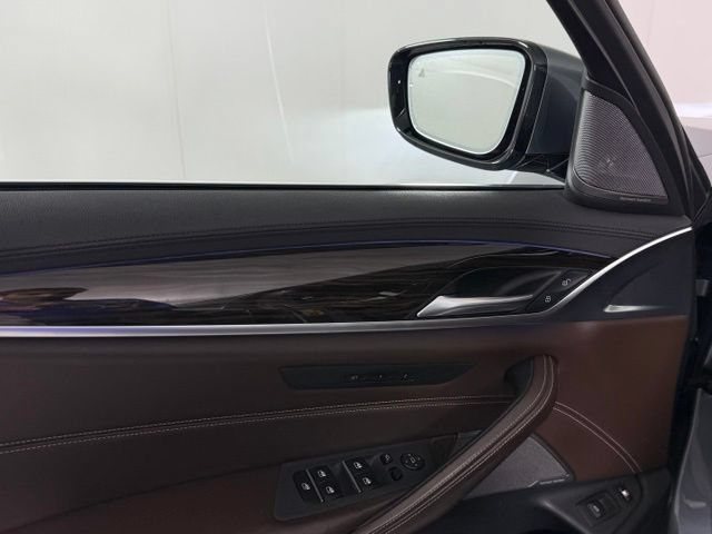 Used 2018 BMW 530e xDrive AWD/4WD image 24