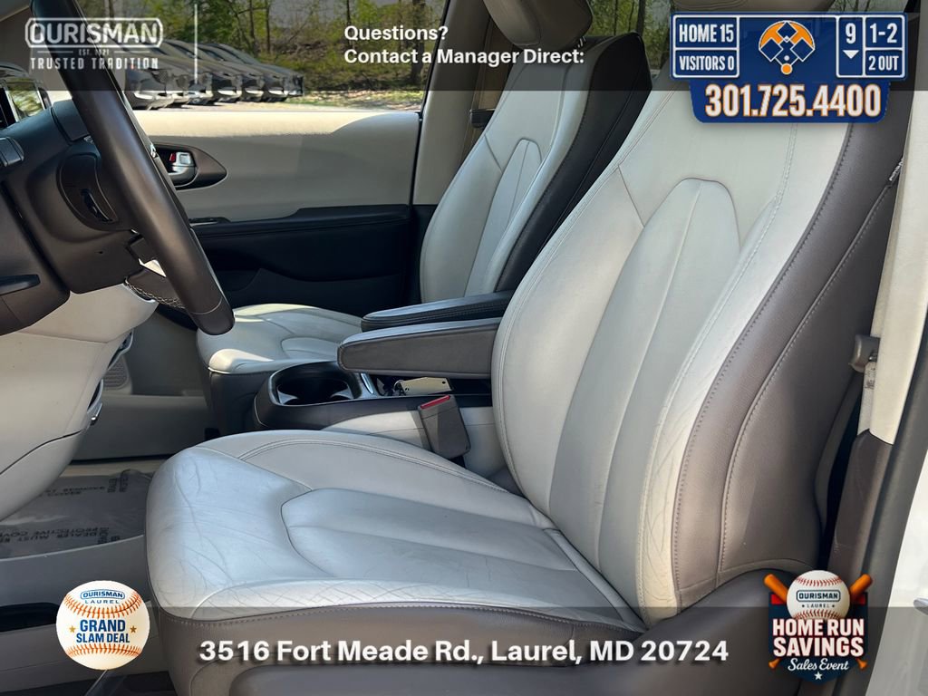 Used 2017 Chrysler Pacifica Touring-L w/ Tire & Wheel Group image 6