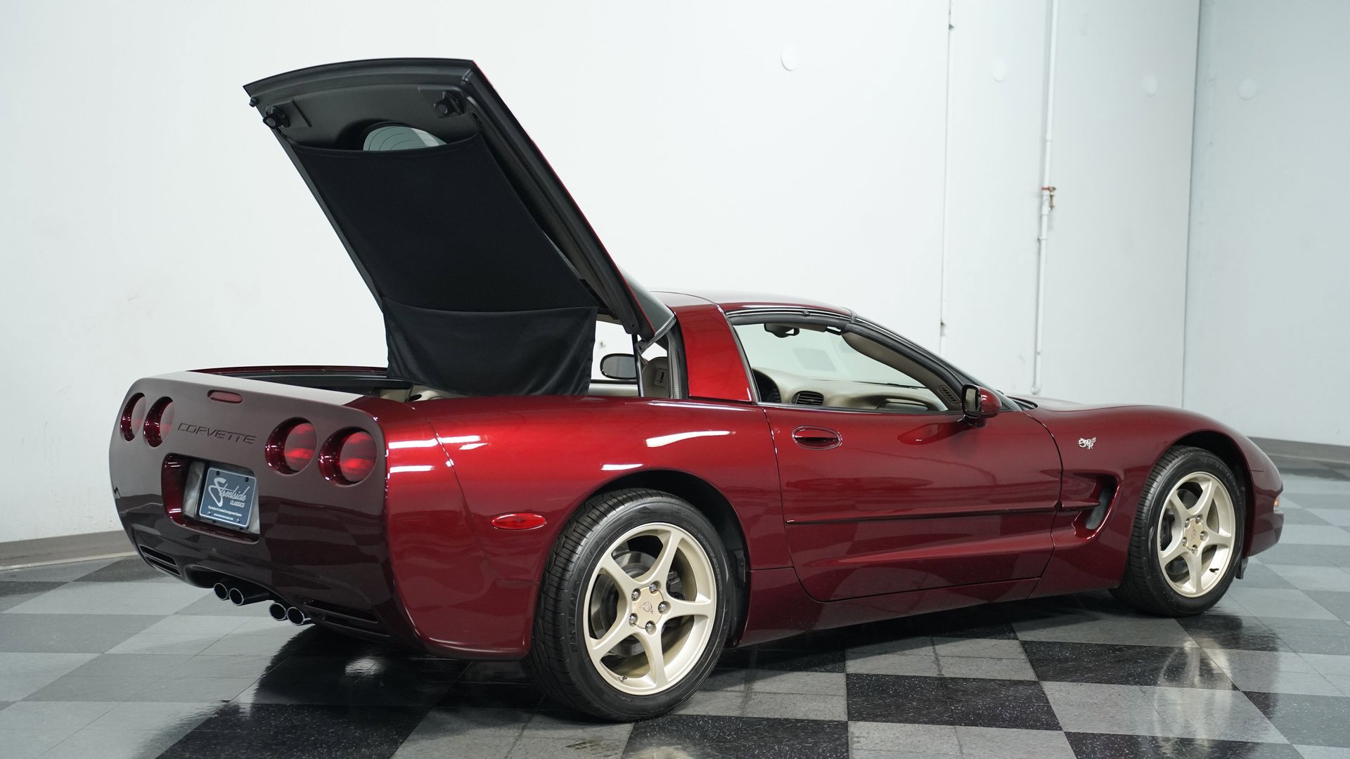 Used 2003 Chevrolet Corvette 50th Anniversary Edition w/ Preferred Equipment Group image 39