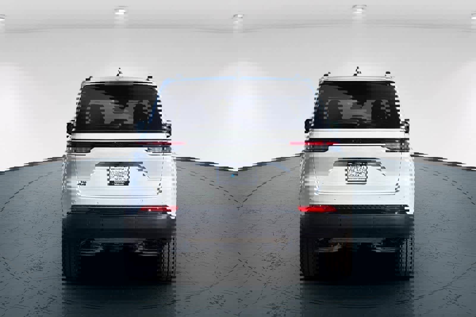 New 2025 Jeep Grand Cherokee Laredo image 7