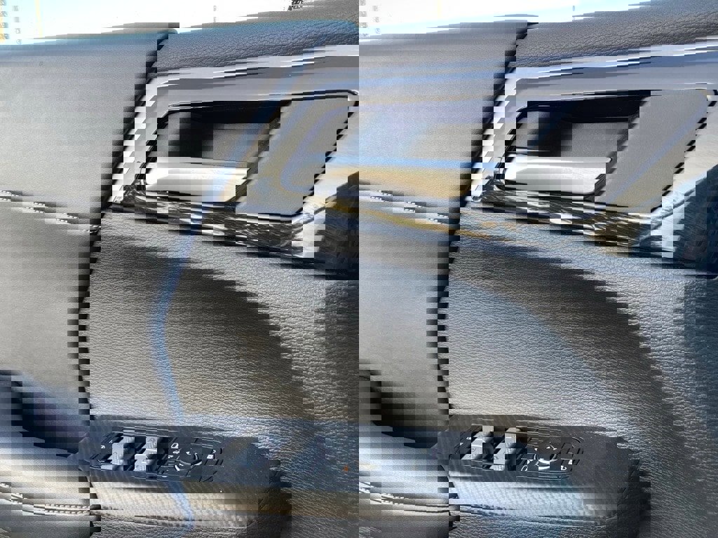 Used 2024 Mitsubishi Outlander SE Black Edition image 13