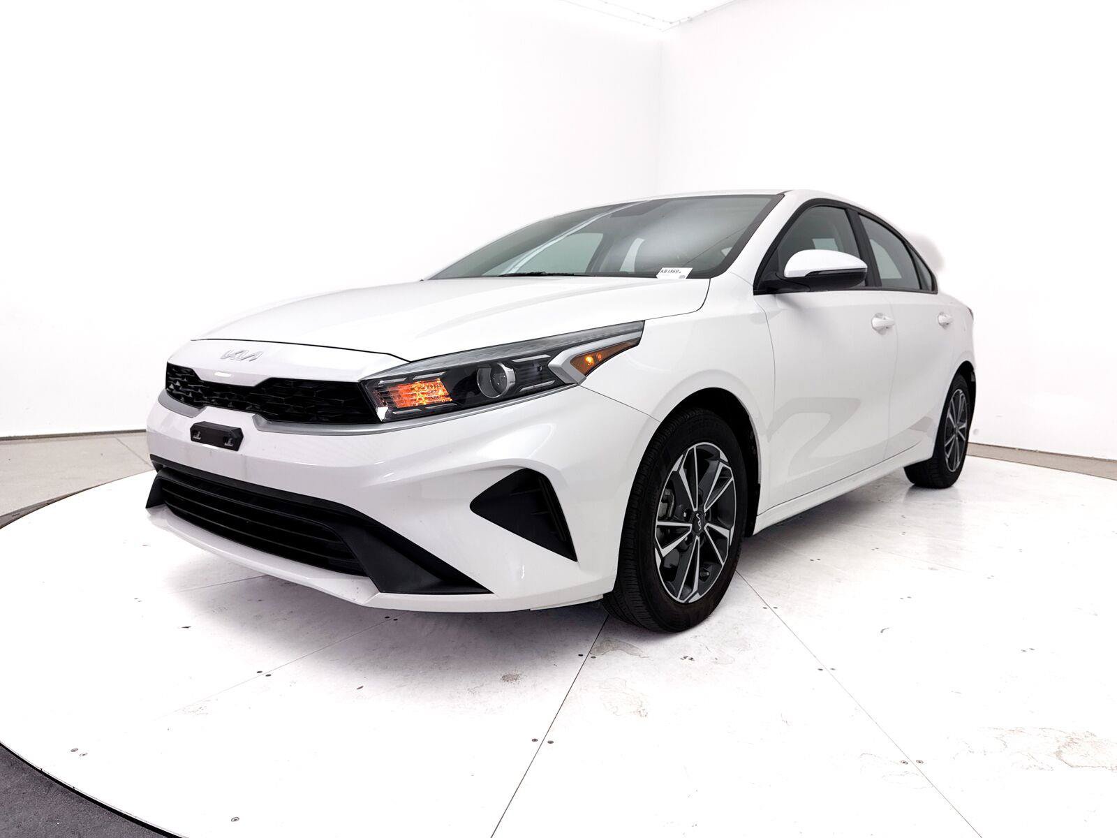 Used 2022 Kia Forte LXS w/ LXS Technology Package FWD image 13