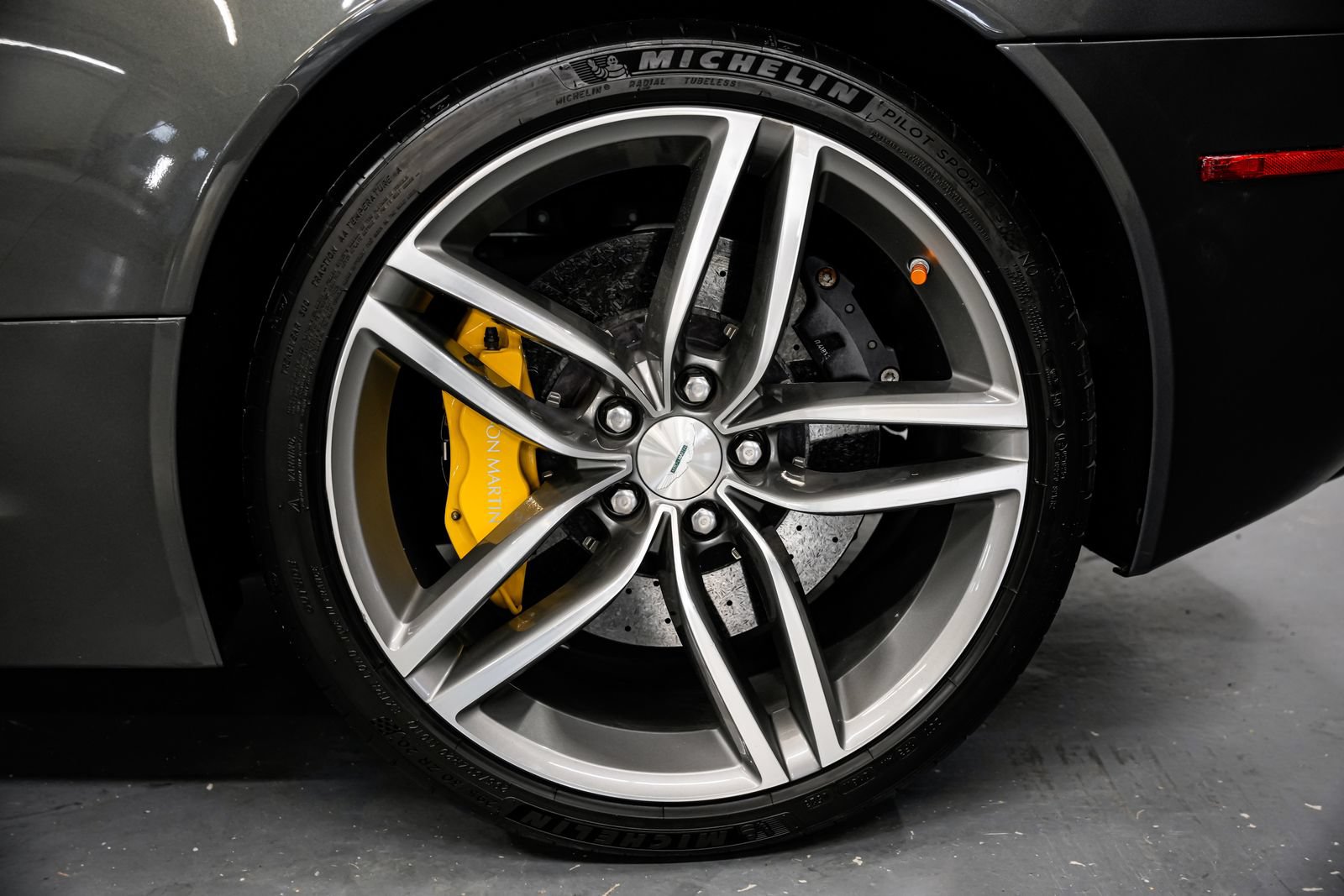 Used 2014 Aston Martin DB9 Coupe RWD image 45
