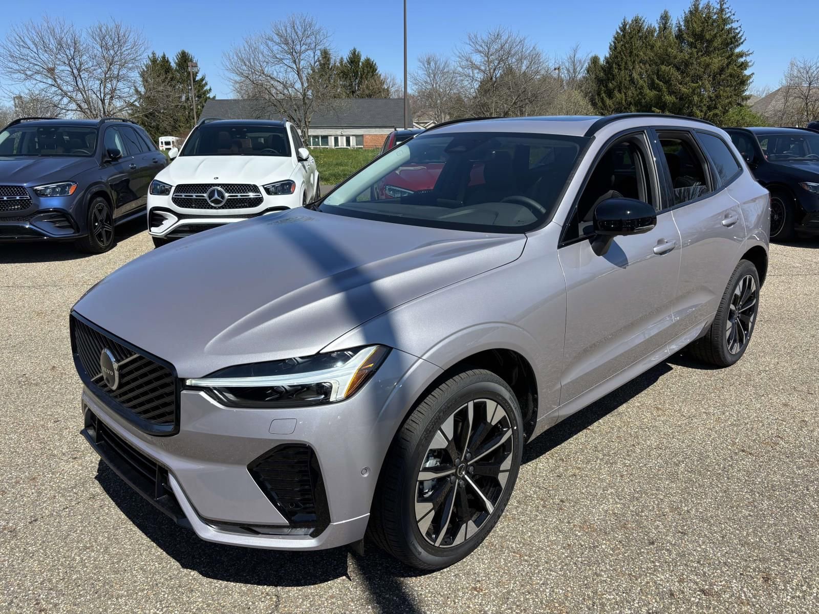 New 2026 Volvo XC60 B5 Plus