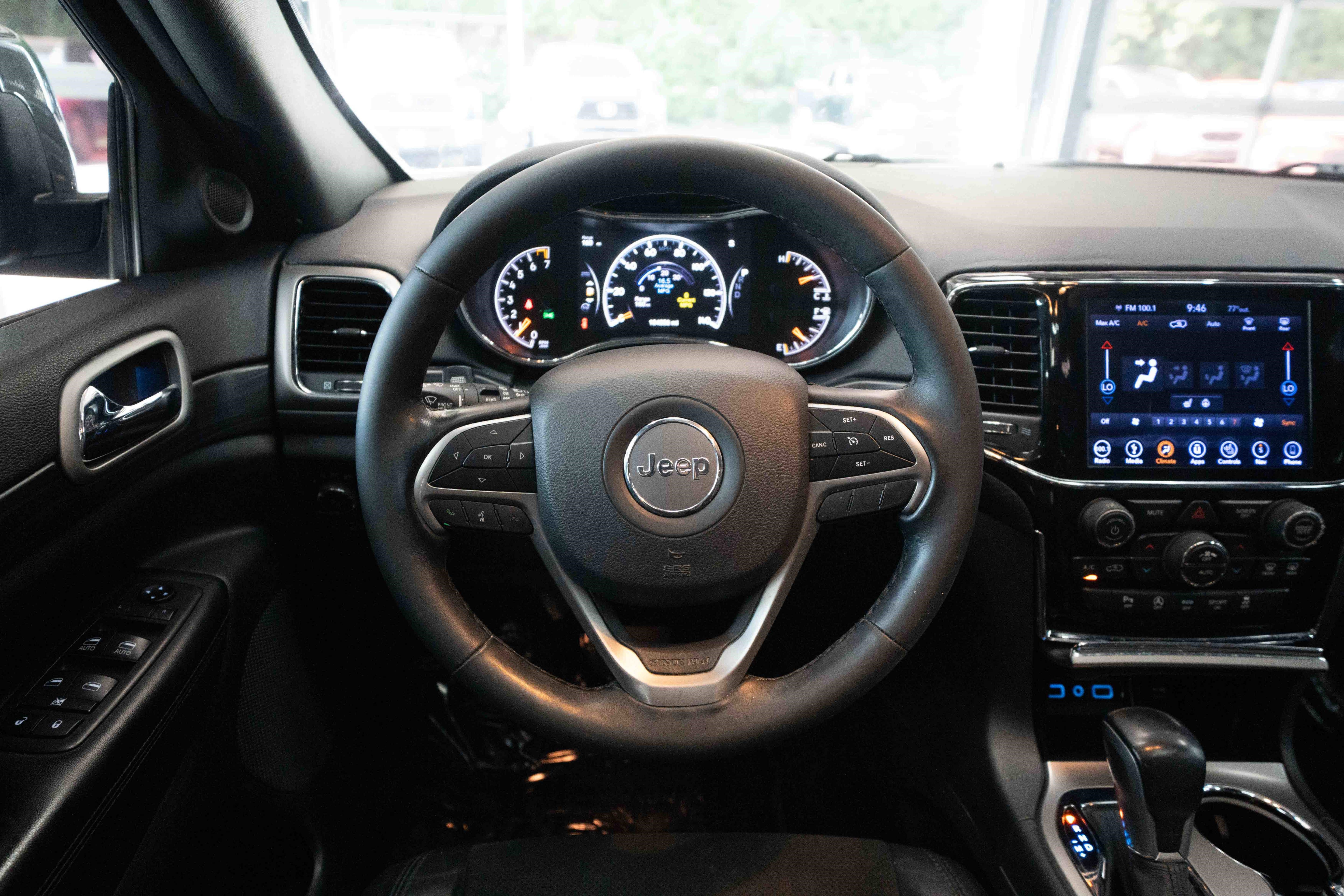 Used 2019 Jeep Grand Cherokee Altitude AWD/4WD image 20