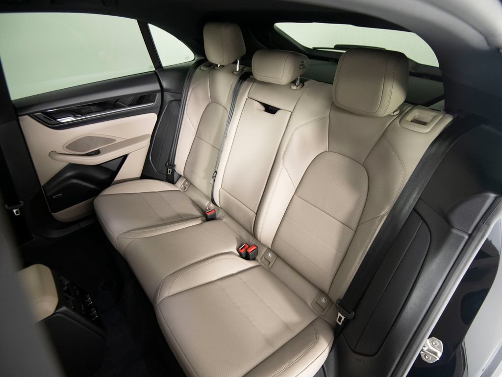 New 2026 Porsche Macan 4 Electric AWD/4WD image 37