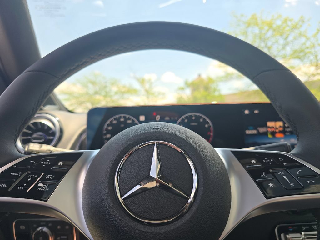 New 2026 Mercedes-Benz GLB 250 4MATIC image 27