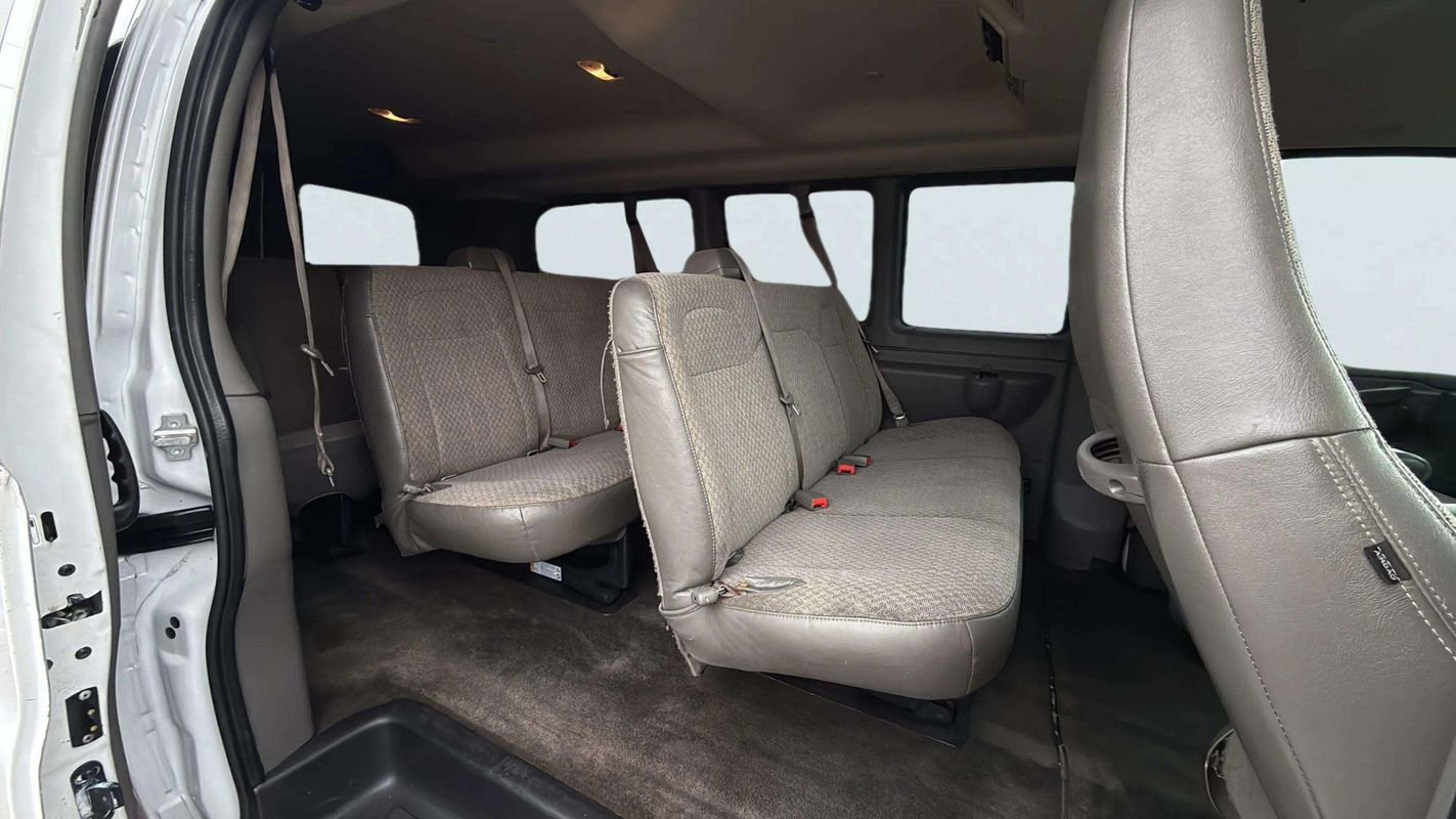 Used 2018 Chevrolet Express 3500 LT w/ LT Preferred Equipment Group RWD image 15