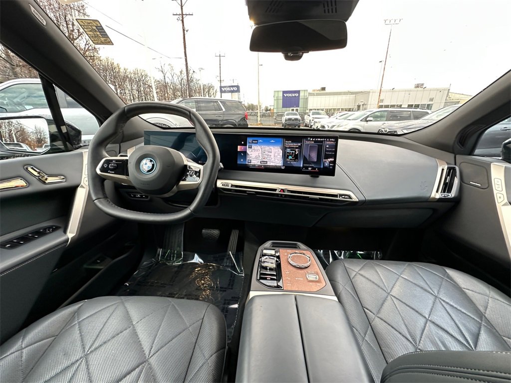 Used 2023 BMW iX xDrive50 w/ Ultimate Package 2 image 25